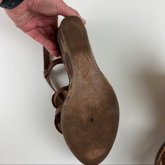 b.o.c. Born Concepts Suede Floral Wedges - Picture 5 of 8